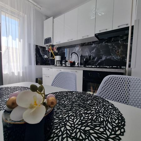 Apartament Central Pe Pietonala Nr2 Hunedoara Extérieur photo