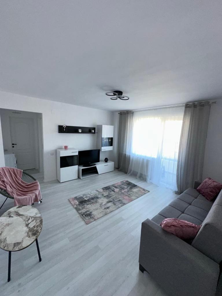 Apartament Central Pe Pietonala Nr2 Hunedoara Extérieur photo