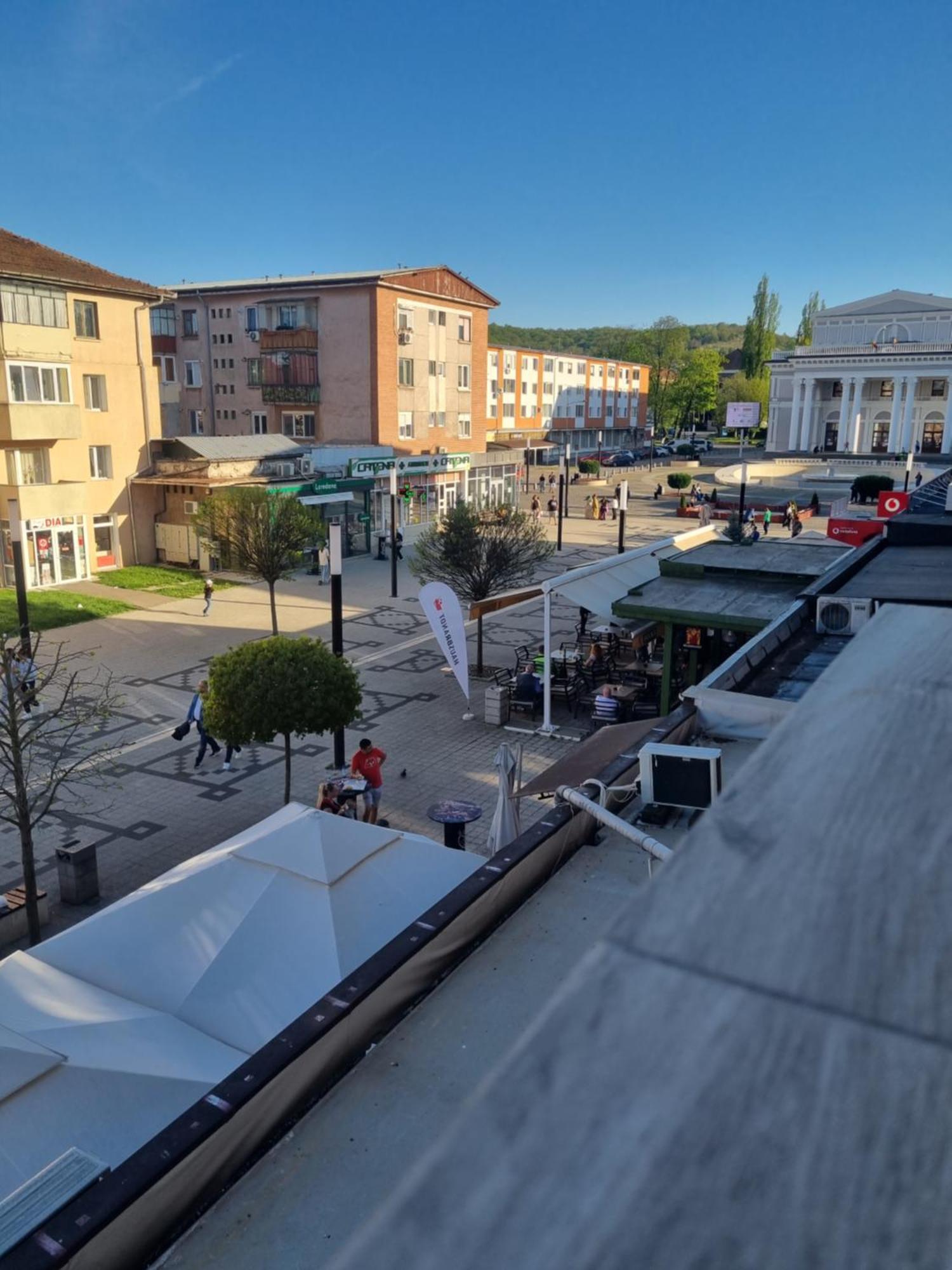 Apartament Central Pe Pietonala Nr2 Hunedoara Extérieur photo