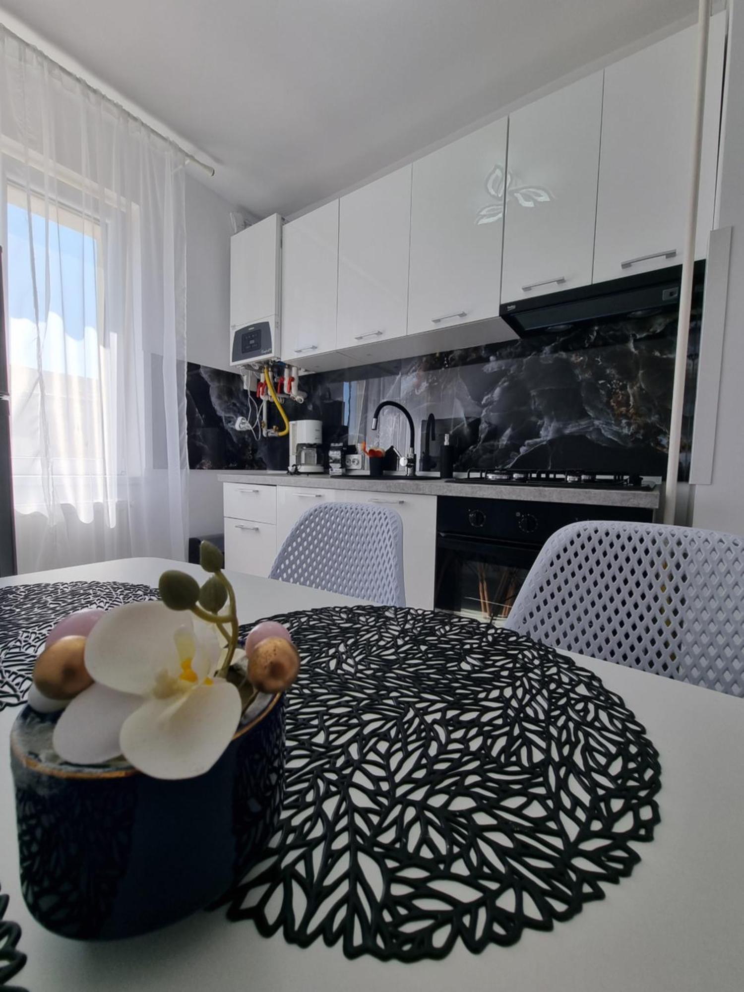 Apartament Central Pe Pietonala Nr2 Hunedoara Extérieur photo