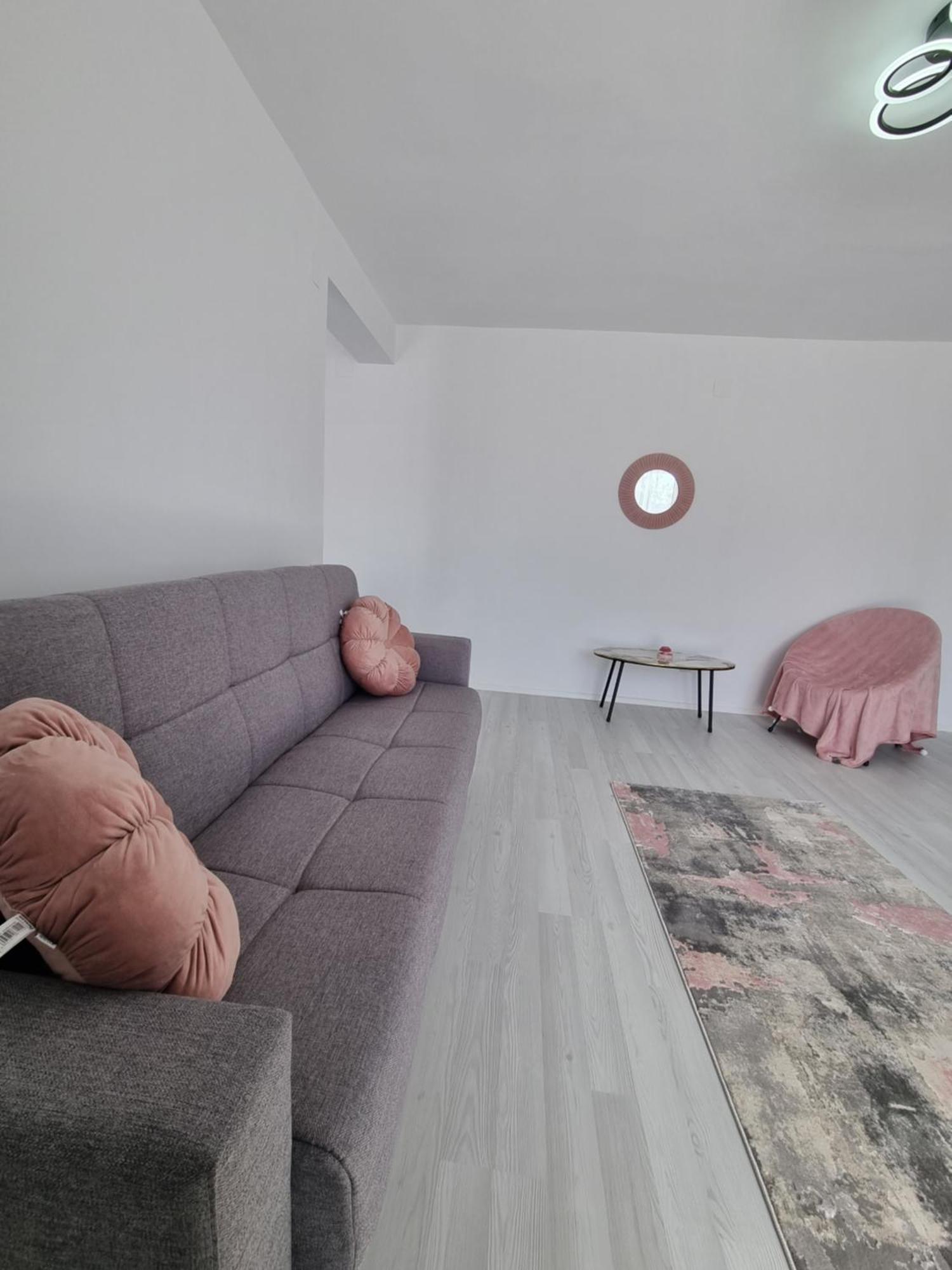 Apartament Central Pe Pietonala Nr2 Hunedoara Extérieur photo