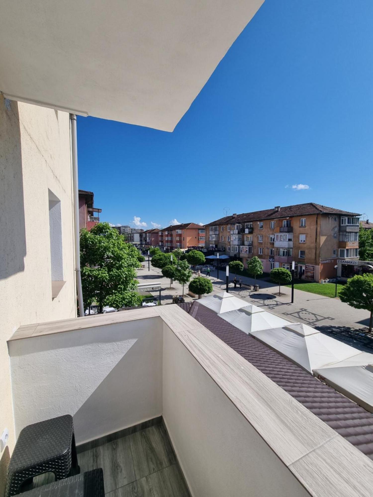 Apartament Central Pe Pietonala Nr2 Hunedoara Extérieur photo